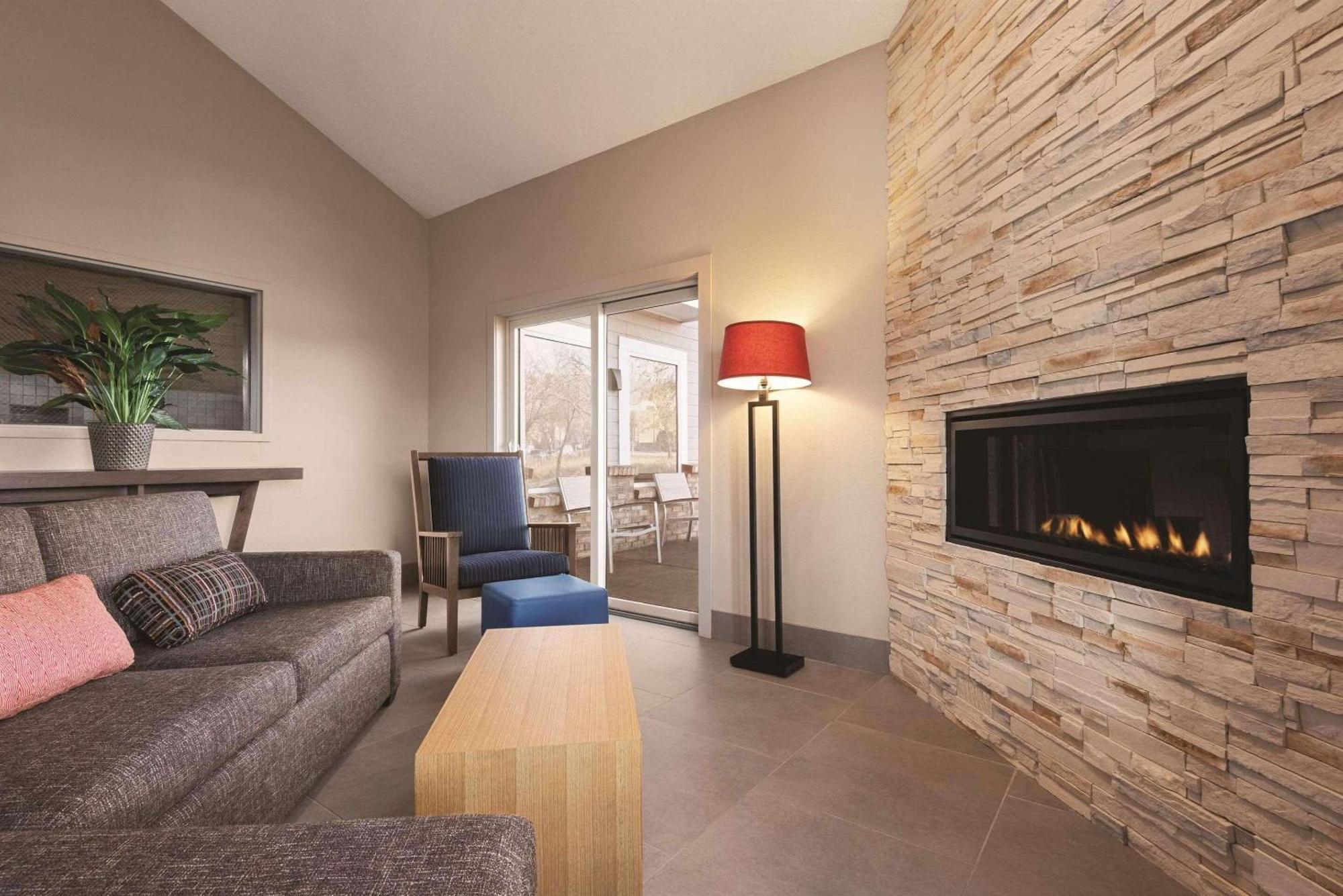 Country Inn & Suites By Radisson, Northfield, Mn מראה חיצוני תמונה