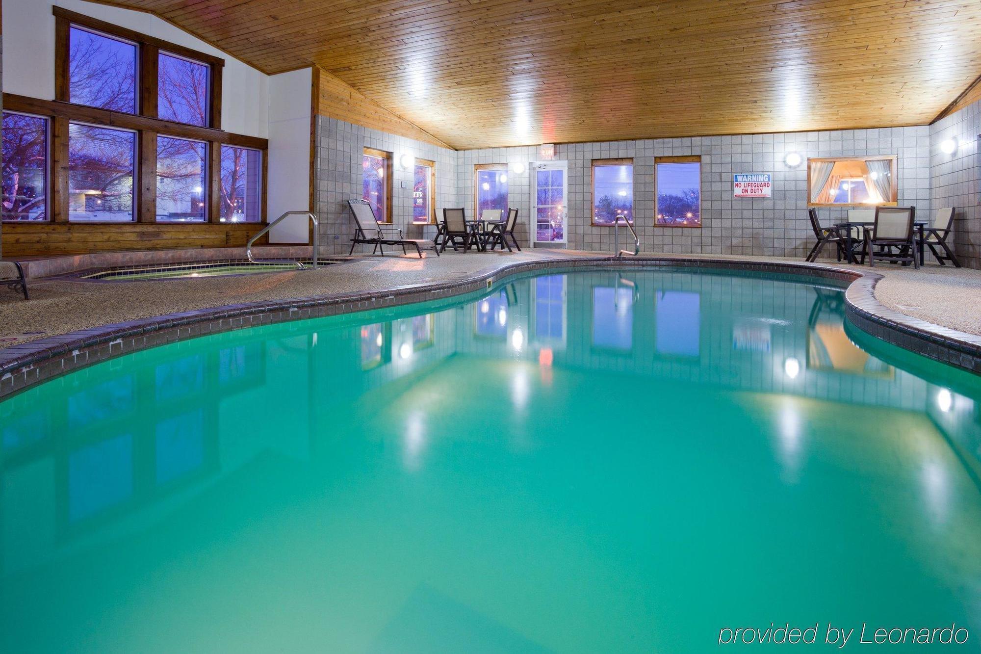 Country Inn & Suites By Radisson, Northfield, Mn מראה חיצוני תמונה